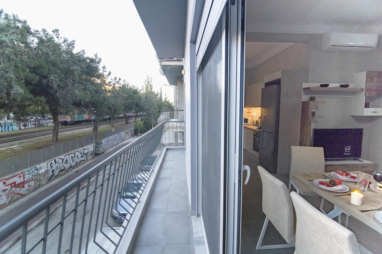 Downtown Rare And Modern Two Storey Building Athene Buitenkant foto